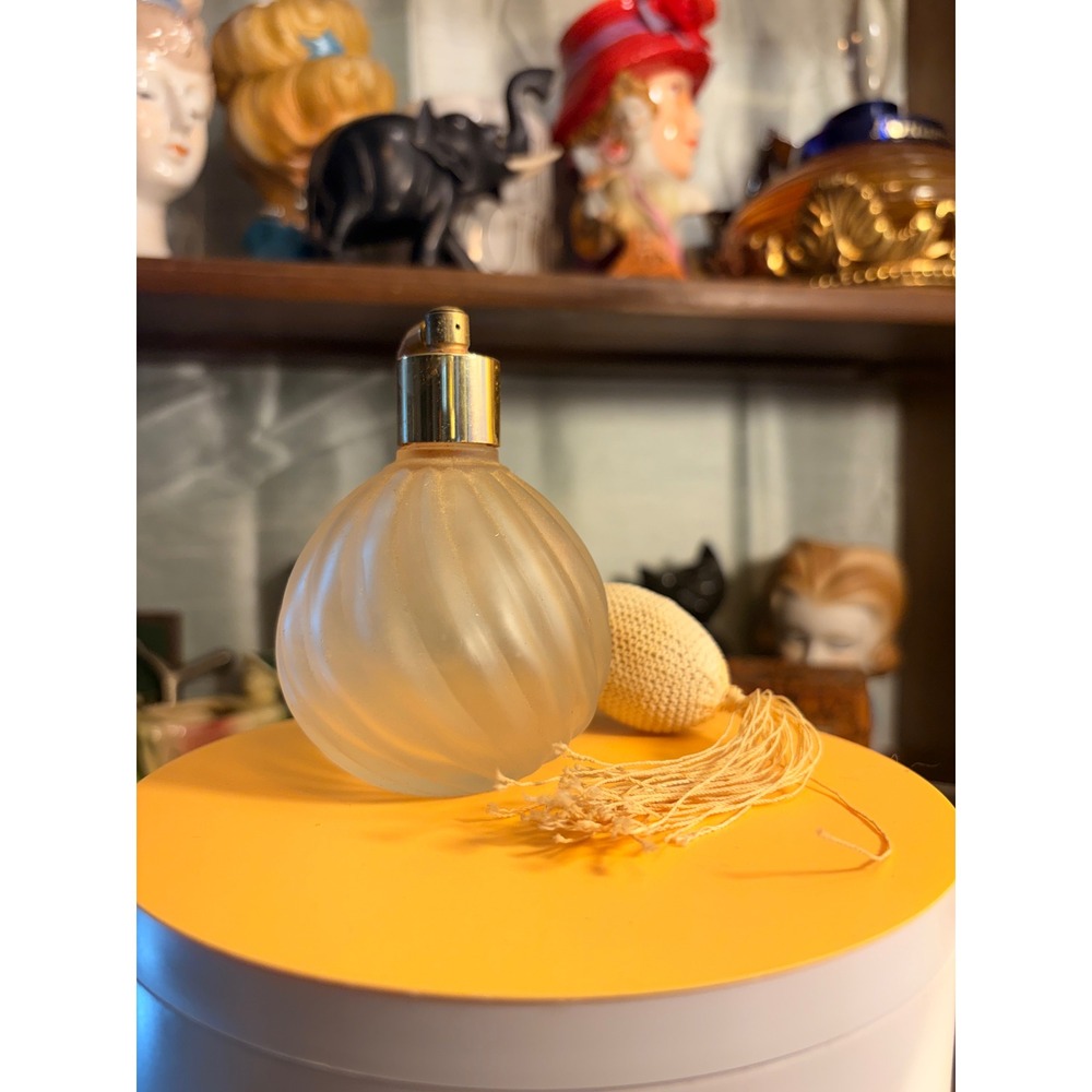 Vintage Frosted Glass Perfume Atomizer Swirl Bottle Gold Tone Tassel 4.5 Inch